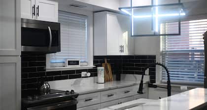 Hillcrest Haven • 2BR Home