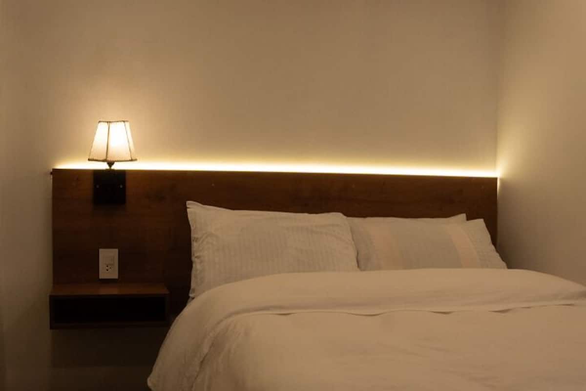 Wifi gratis y ropa de cama