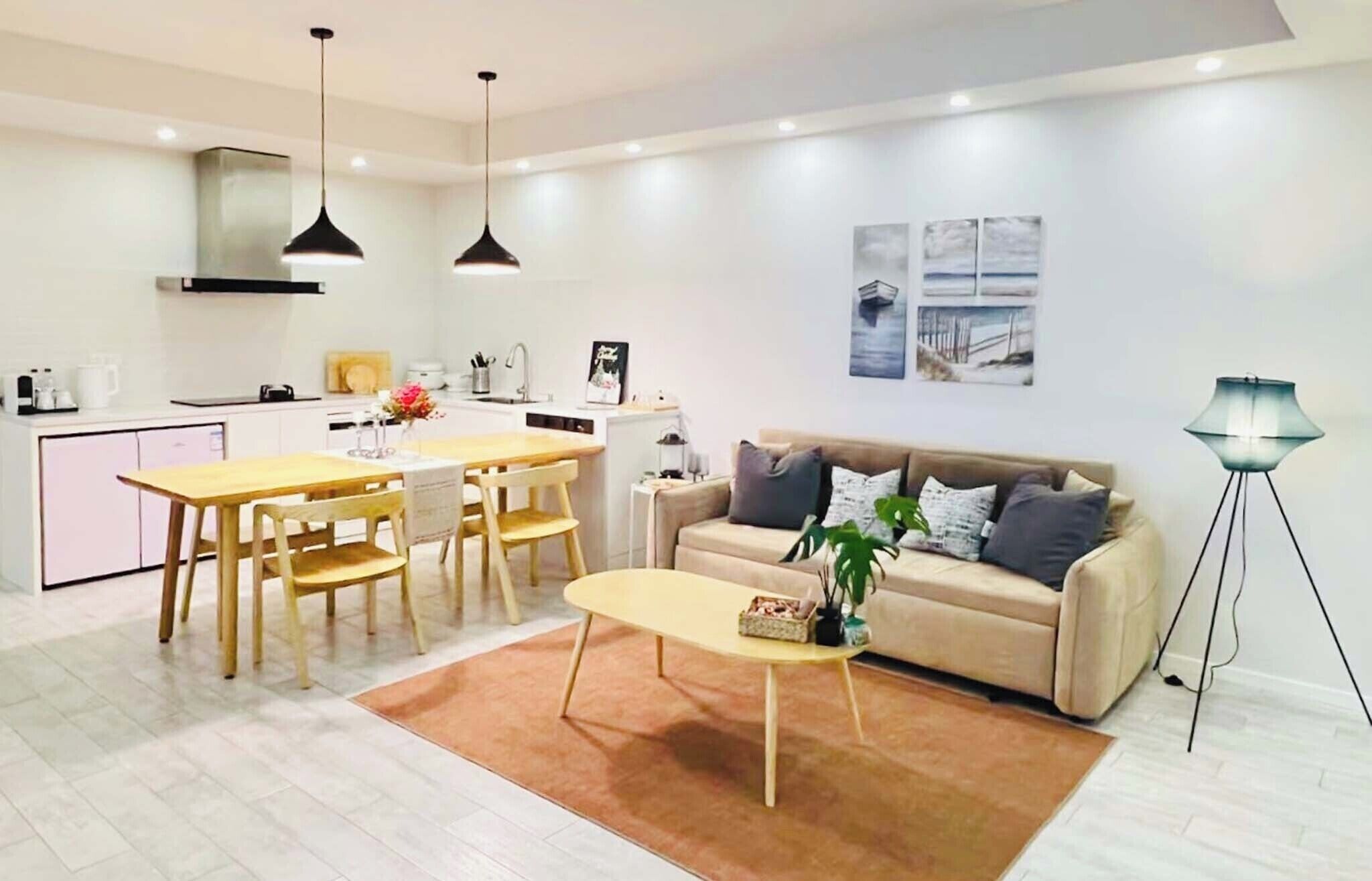 럭셔리 스위트, 발코니 | 거실 공간