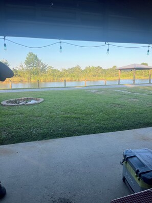 Property grounds - Fabulous 1-bedroom 1-bathroom with AC and camper hookups for a relaxing getaway (Pass Christian)