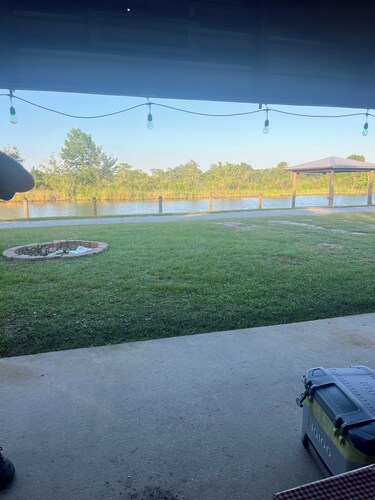 Fabulous 1-bedroom 1-bathroom with AC and camper hookups for a relaxing getaway