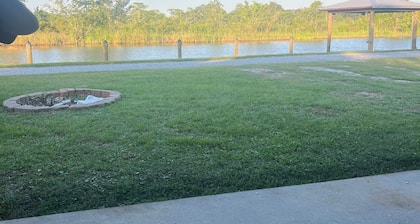 Fabulous 1-bedroom 1-bathroom with AC and camper hookups for a relaxing getaway