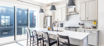 #Free Golf Cart Luxe Townhome near Grand Park!