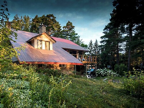 Charming Lakeview Cottage | Algonquin Shores