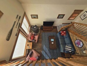 TV, fireplace, offices - Papa’s Golf Course Haven Cabin, Beach/Golf Access (McCall)