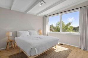 3 bedrooms, iron/ironing board, WiFi, bed sheets - Casa Piccolo – Deck, BBQ, Fireplace + Parking (Rye)