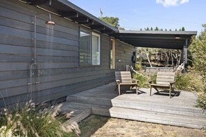 Terrace/patio - Casa Piccolo – Deck, BBQ, Fireplace + Parking (Rye)
