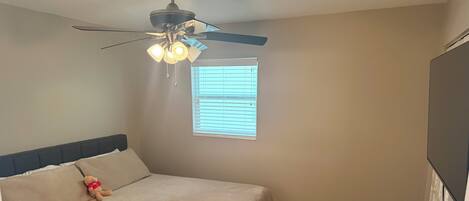 2 chambres, bureau, Wi-Fi gratuit, draps fournis