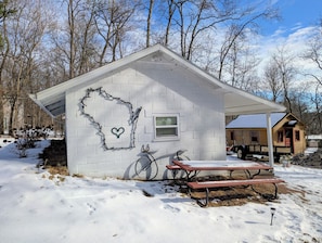 Unclassified image, 3 of 10, button - Fireside Cabin 15, Cozy Couple's Cabin, Pet Friendly & Near Devil's Lake (Baraboo)