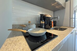 Private kitchen - Apartment in Perdizes, 9th floor, with A/C, near Allianz Arena. (São Paulo)