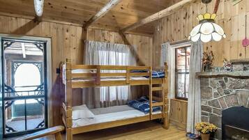 3 chambres, fer et planche à repasser, Wi-Fi gratuit, draps fournis