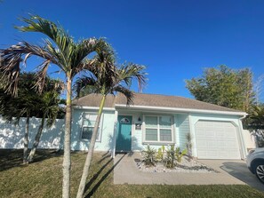Unclassified image, 2 of 28, button - Pet-Friendly Private Fenced Yard, Near Hospital, Golf, Mets Spring Training (Port St. Lucie)