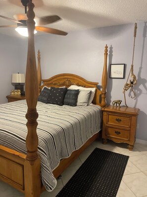 Unclassified image, 3 of 28, button - Pet-Friendly Private Fenced Yard, Near Hospital, Golf, Mets Spring Training (Port St. Lucie)