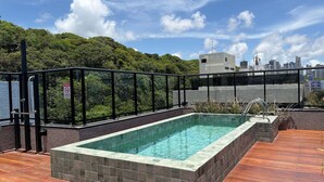 Studio cơ bản | Hồ bơi
