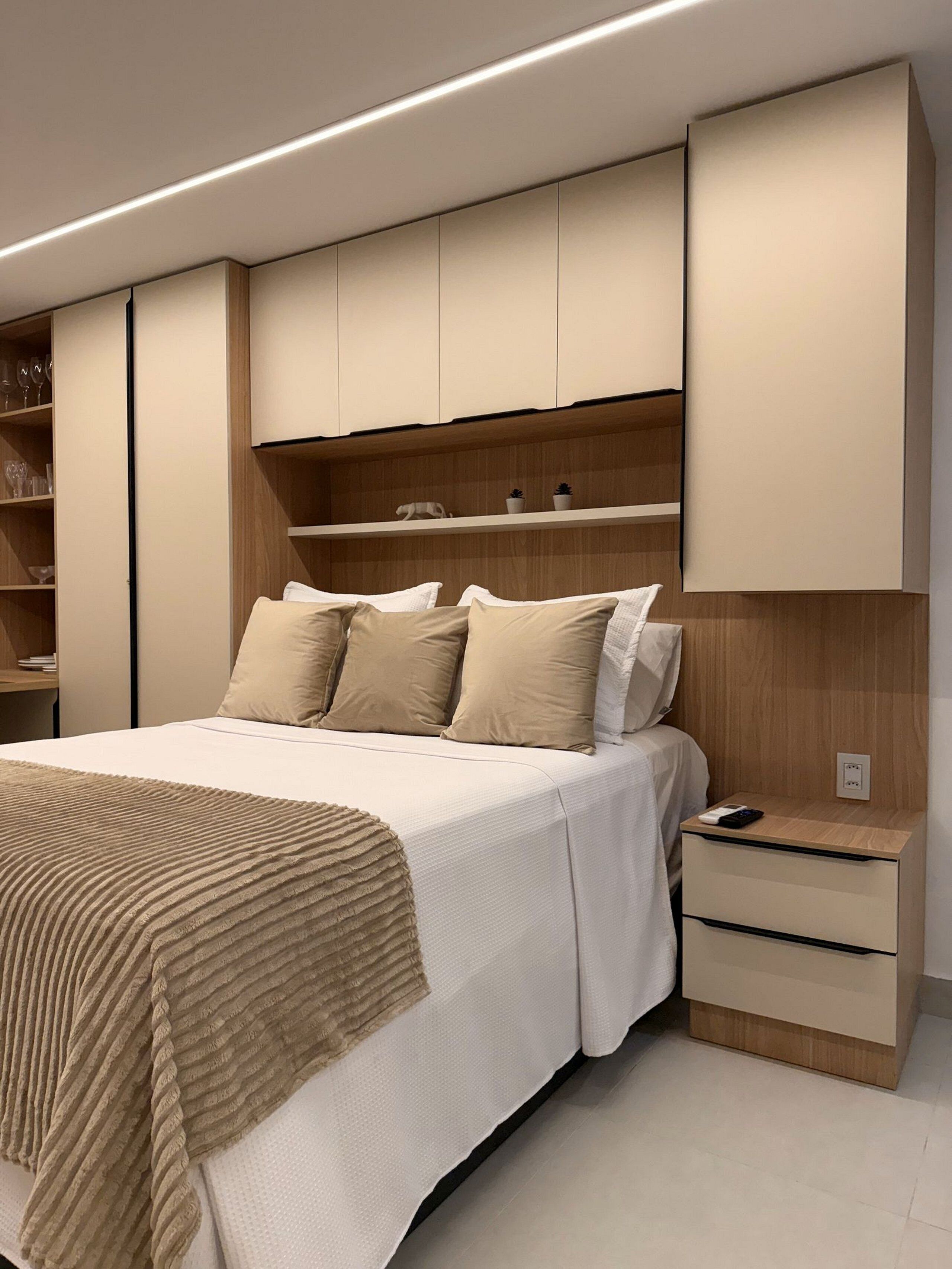 Cortinas blackout, tabla de planchar con plancha y wifi gratis 