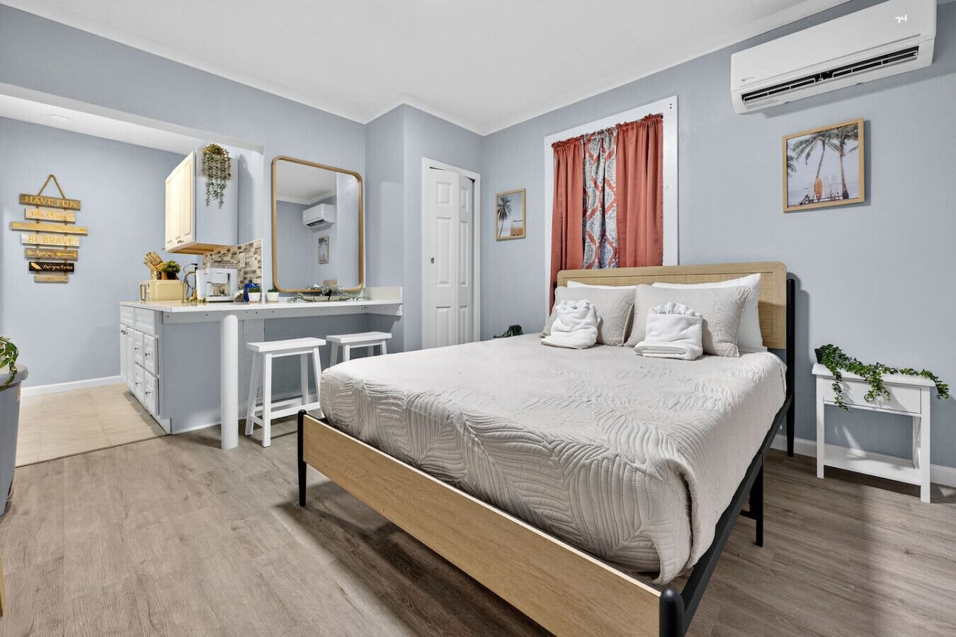 1 bedroom, WiFi, bed sheets