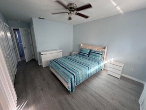 2 bedrooms, WiFi, bed sheets - Bright 2-bedroom townhome with AC in peaceful Fort Myers (Fort Myers)