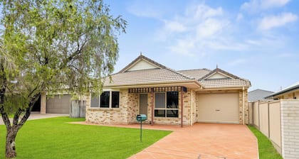 The Cottage - Cozy 3-Bed Beerwah