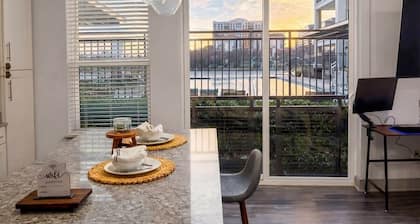 Gorgeous Luxury Lake View Suite | Gym & Pool