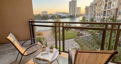 Stunning Lake Views | DART Train | Gym & Pool