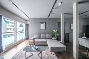 Unclassified image, 2 of 74, button - PRUNOIA (Furano)