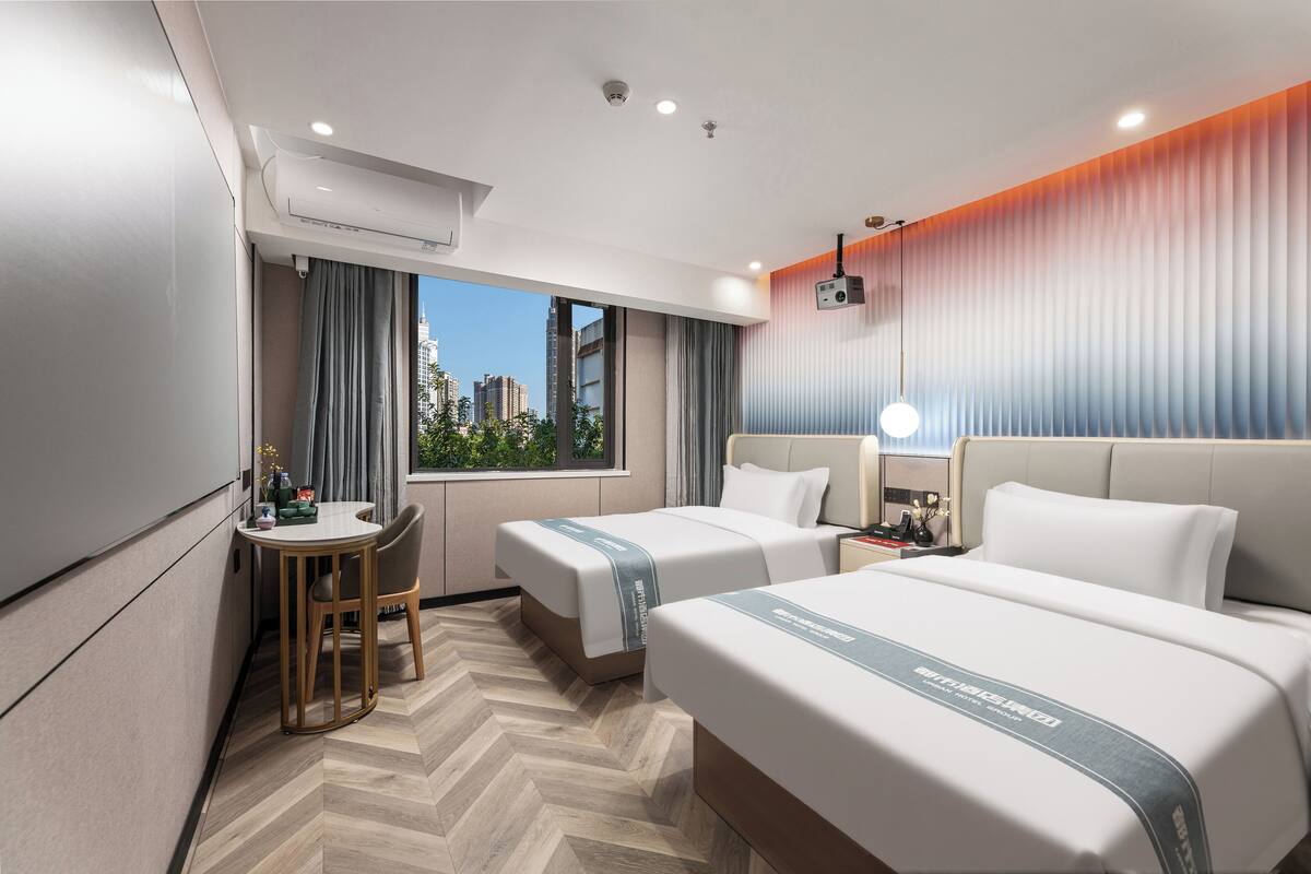 Habitación básica con 1 cama doble o 2 individuales