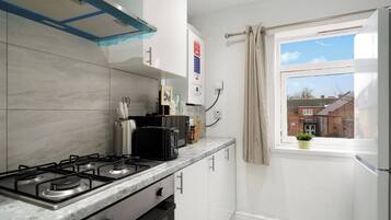Fridge, microwave, oven, stovetop