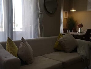 Living area - Spacious 2 Bedroom Apartment in Accra Dansoman (Accra)