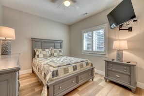 3 bedrooms, Internet, bed sheets - Lakeview Villa #3 near Lake Chatuge. (Hayesville)