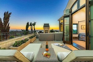 Terrace/patio - The Stratford - Del Mar Luxury Living (Del Mar)
