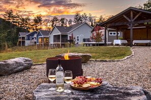 Property grounds - Blue Mountain Cottage | 3BR, 2BA mountain-view retreat with fireplace. (Fairview)