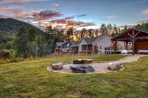 Property grounds - Blue Mountain Cottage | 3BR, 2BA mountain-view retreat with fireplace. (Fairview)