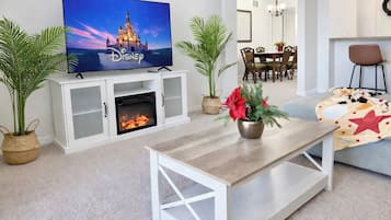 Smart TV, fireplace