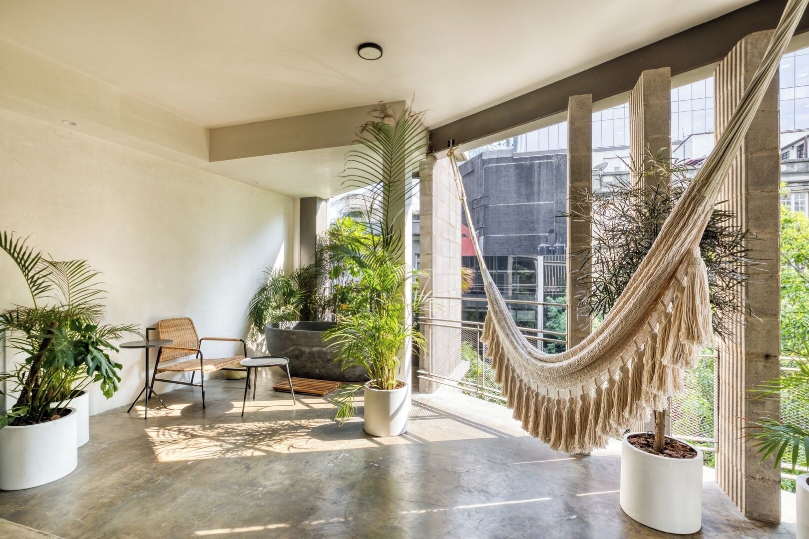 المنشأة من الداخل