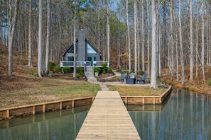 Outdoor dining - 3 bed/2 bath/Private community Lake front (Eatonton)