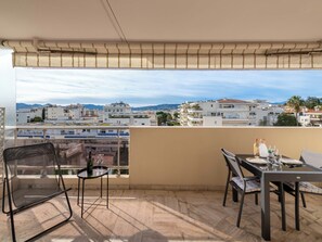 Outdoor dining - Studio in a Prestigious Residence, Close to the City Centre (Cannes)