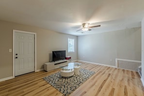 Unclassified image, 4 of 97, button - 3BR w/ Backyard • Airport and Downtown • Six Flags (Atlanta)