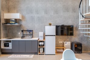 Basic Room, 1 Bedroom (B103) | 1 bedroom, free WiFi - Geoje Rainbow Kids Pool Villa (Geoje)