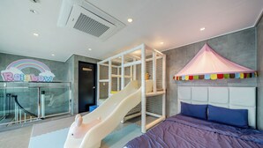 Room - Geoje Rainbow Kids Pool Villa (Geoje)