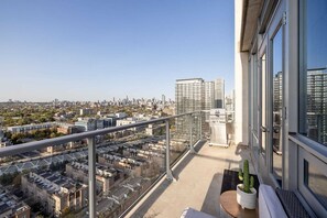 Property grounds - Luxury Two‑Story Penthouse Loft | Steps to BMO Field & World Cup Action (Toronto)
