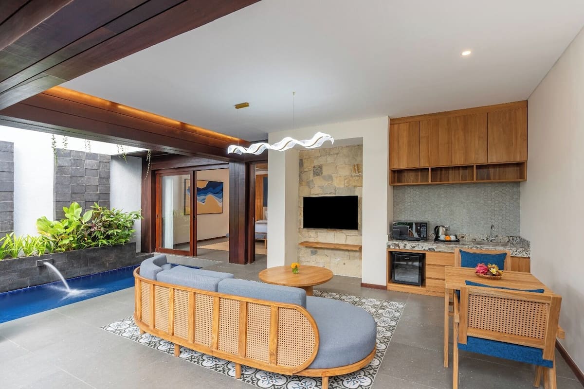Vila superluxo, 1 quarto, piscina particular | Área de estar | Smart TV 40 polegadas com canais digitais