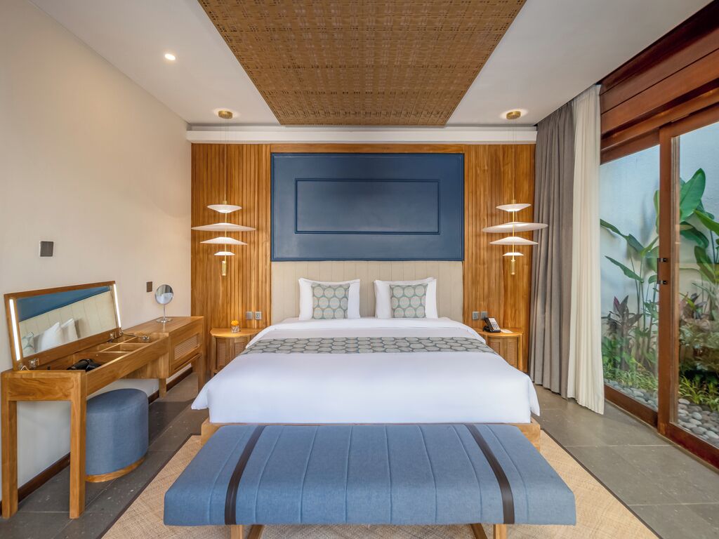 Villa de lujo, 2 habitaciones, piscina privada | Minibar, caja fuerte, escritorio y cortinas opacas