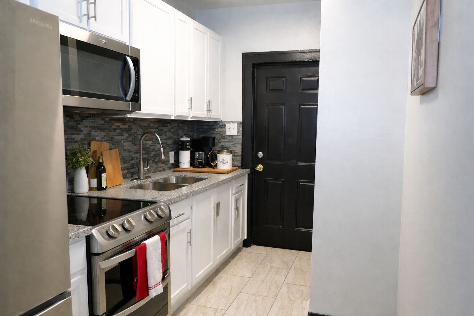 Mikroaaltouuni, uuni, liesi, astianpesukone