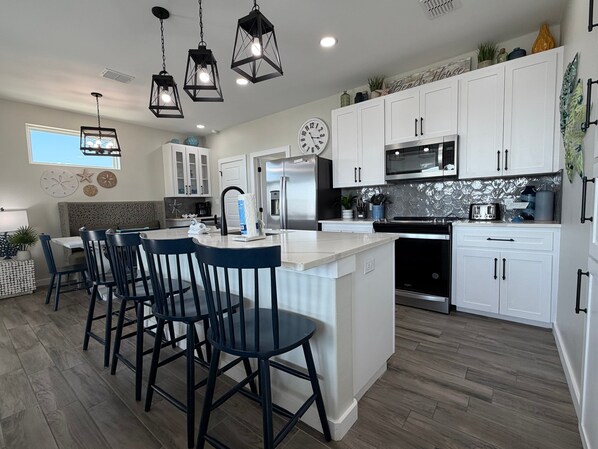 Fridge, microwave, oven, stovetop - Private Heated Pool, Golf Cart Included, Pet Friendly, Walk to the Beach (Port Aransas)