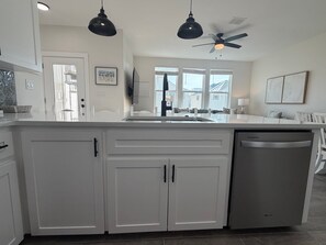 Fridge, microwave, oven, stovetop - Shared Heated Pool, Pickleball Court, Pet Friendly, Close to beach (Port Aransas)