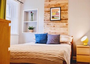 2 bedrooms, iron/ironing board, WiFi, bed sheets - Main door flat with private garden city center (Edinburgh)