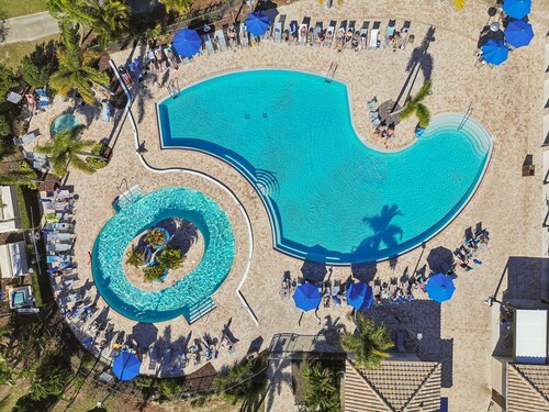 LUXURY 2 BEDROOM CONDO IN A BEAUTIFUL RESORT STYLE GOLF COMMUNITY