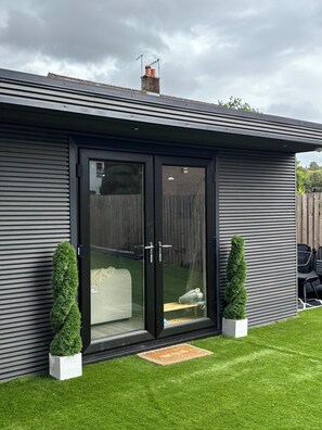Terrace/patio - Charming house with sauna in Glasgow perfect for your getaway (Glasgow)