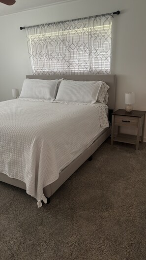 3 bedrooms, iron/ironing board, internet, bed sheets