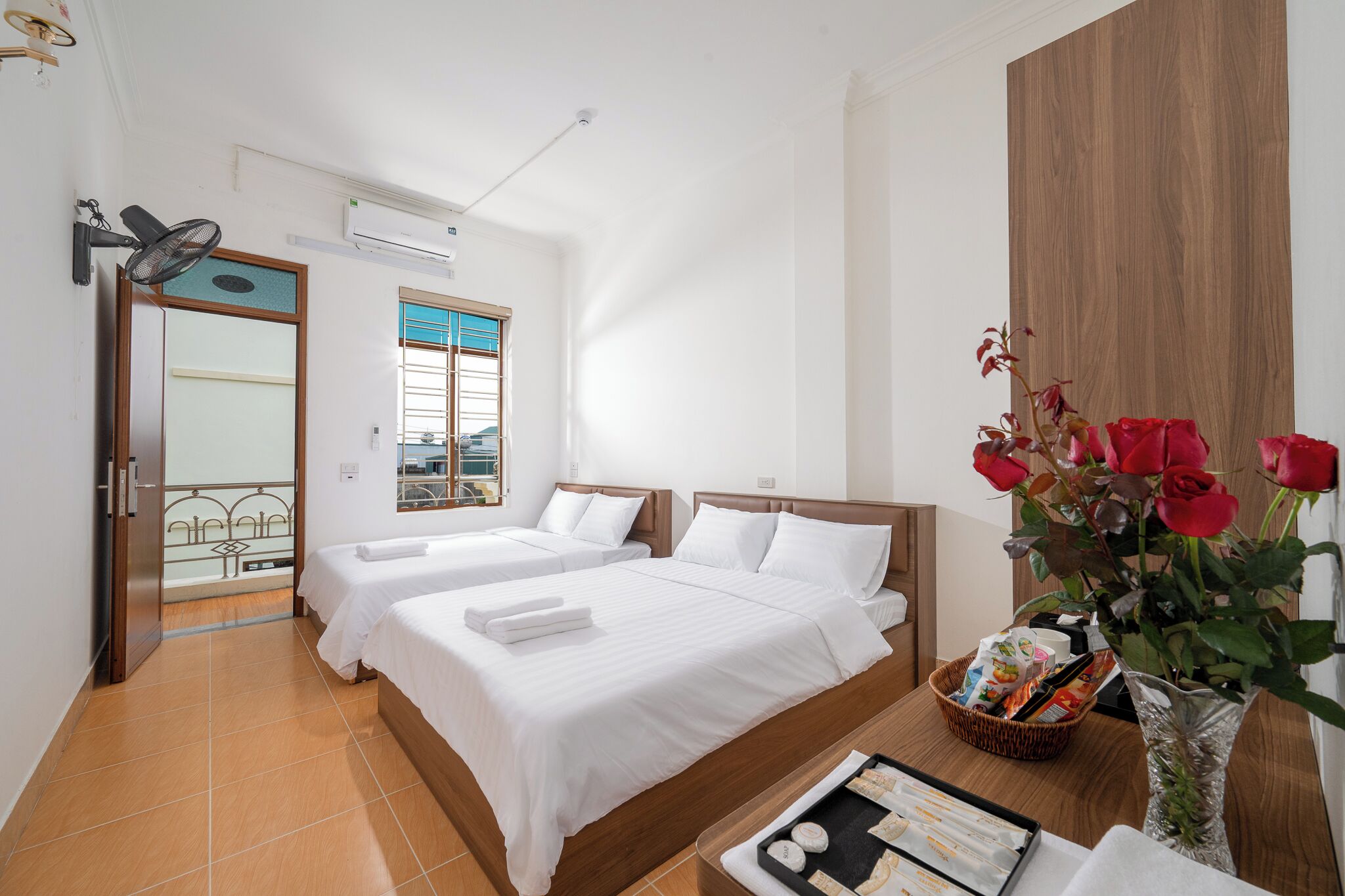 Phòng 4 cơ bản, quang cảnh thành phố